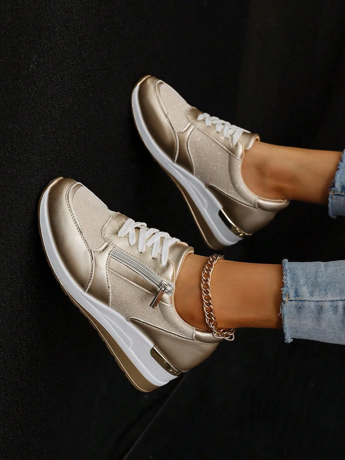 Chic & Casual: Women's Wedge Platform Knit Sneakers - Lightweight, Breathable & Stylish