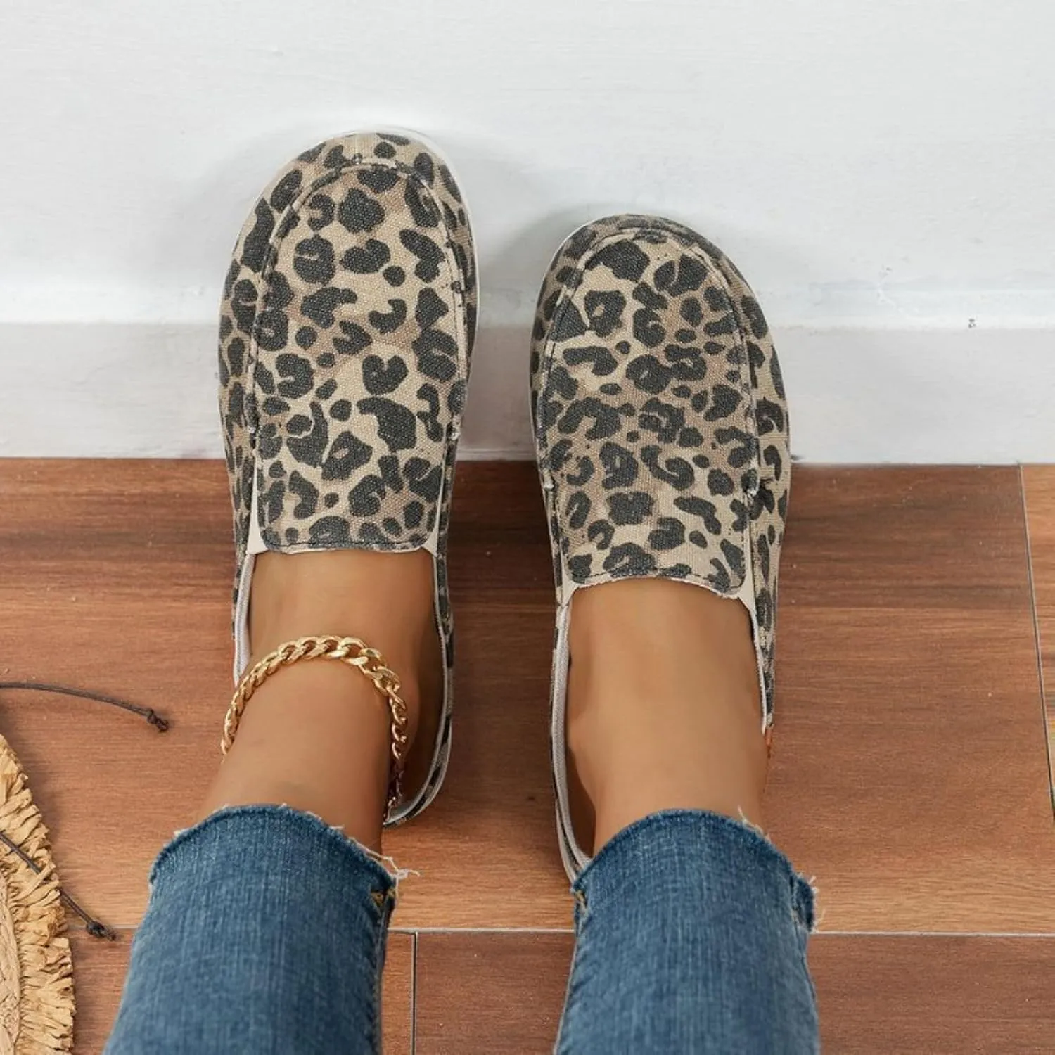 Cow Print Canvas Shoes for Womens Close Toe Lightweight Backless Slippers Summer Slip on Casual Comfortable Outdoor Walking Summer Work Nurse Sandals