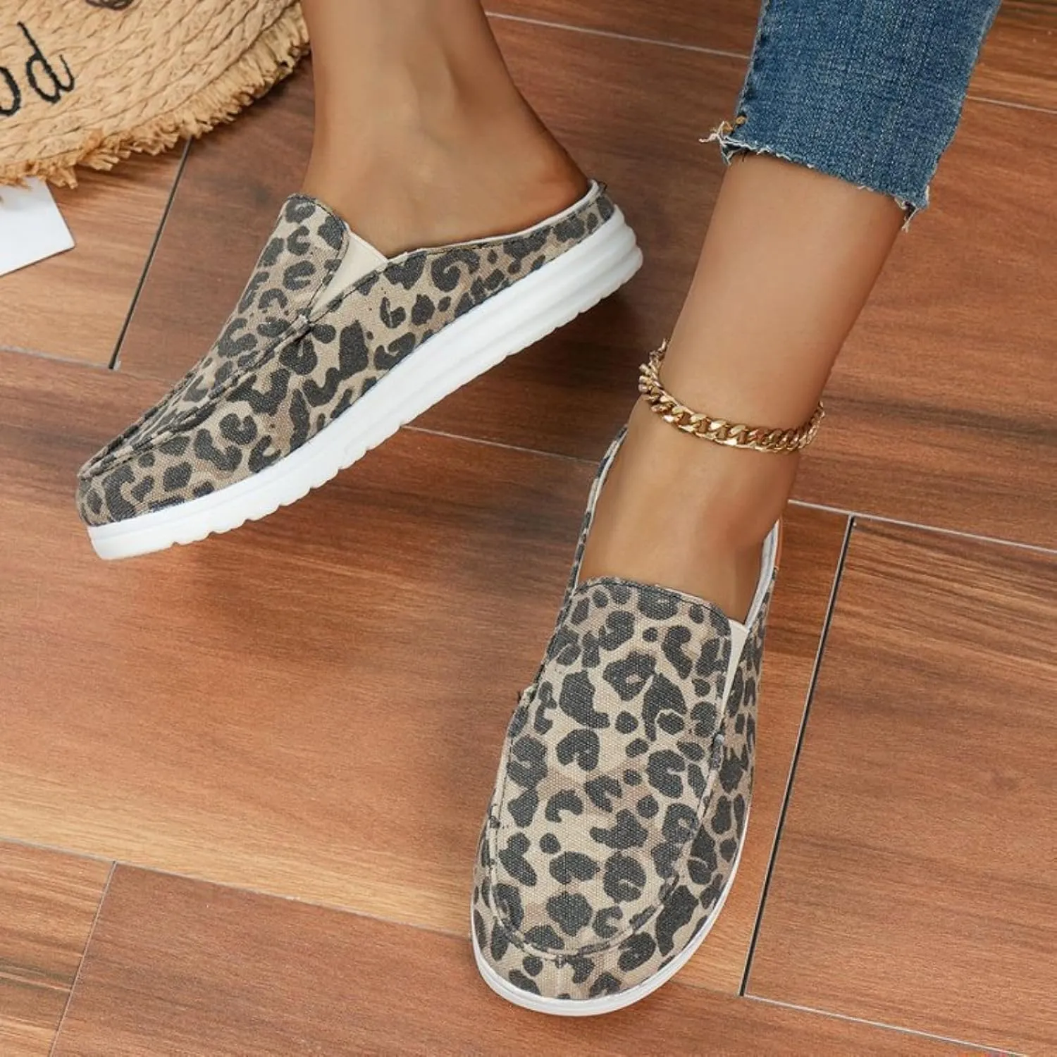 Cow Print Canvas Shoes for Womens Close Toe Lightweight Backless Slippers Summer Slip on Casual Comfortable Outdoor Walking Summer Work Nurse Sandals