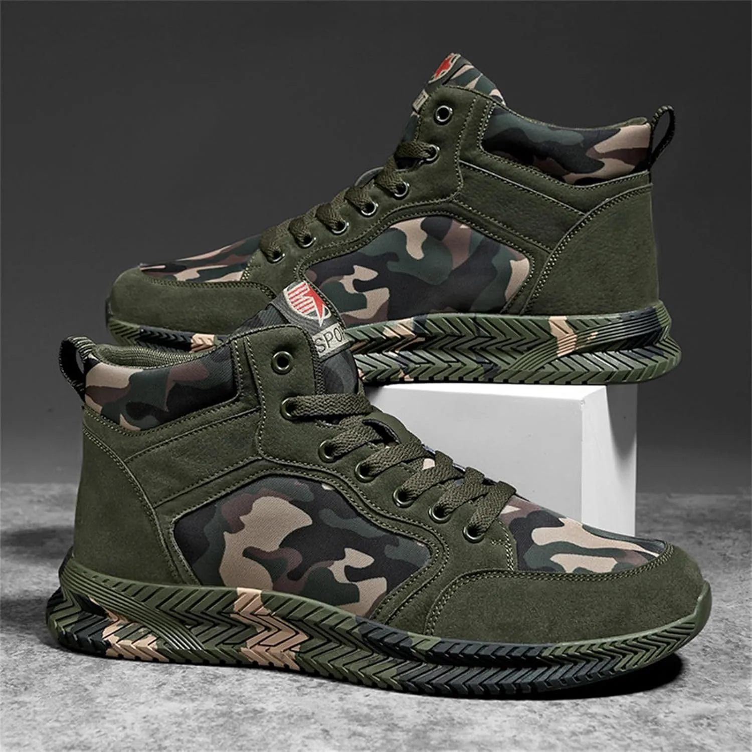 High-top Sports Canvas Camouflage Shoes Suitable for Outdoor Mountaineering and Hiking Training