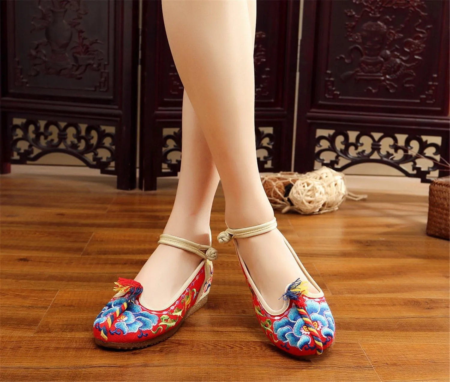 Qhome Women's Floral Embroidery Ethnic Style Strappy Comfortable Casual Walking Canvas Mary Jane Flat Shoes