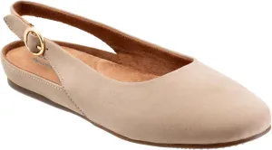 SoftWalk Women's Sandy Ballet Flat