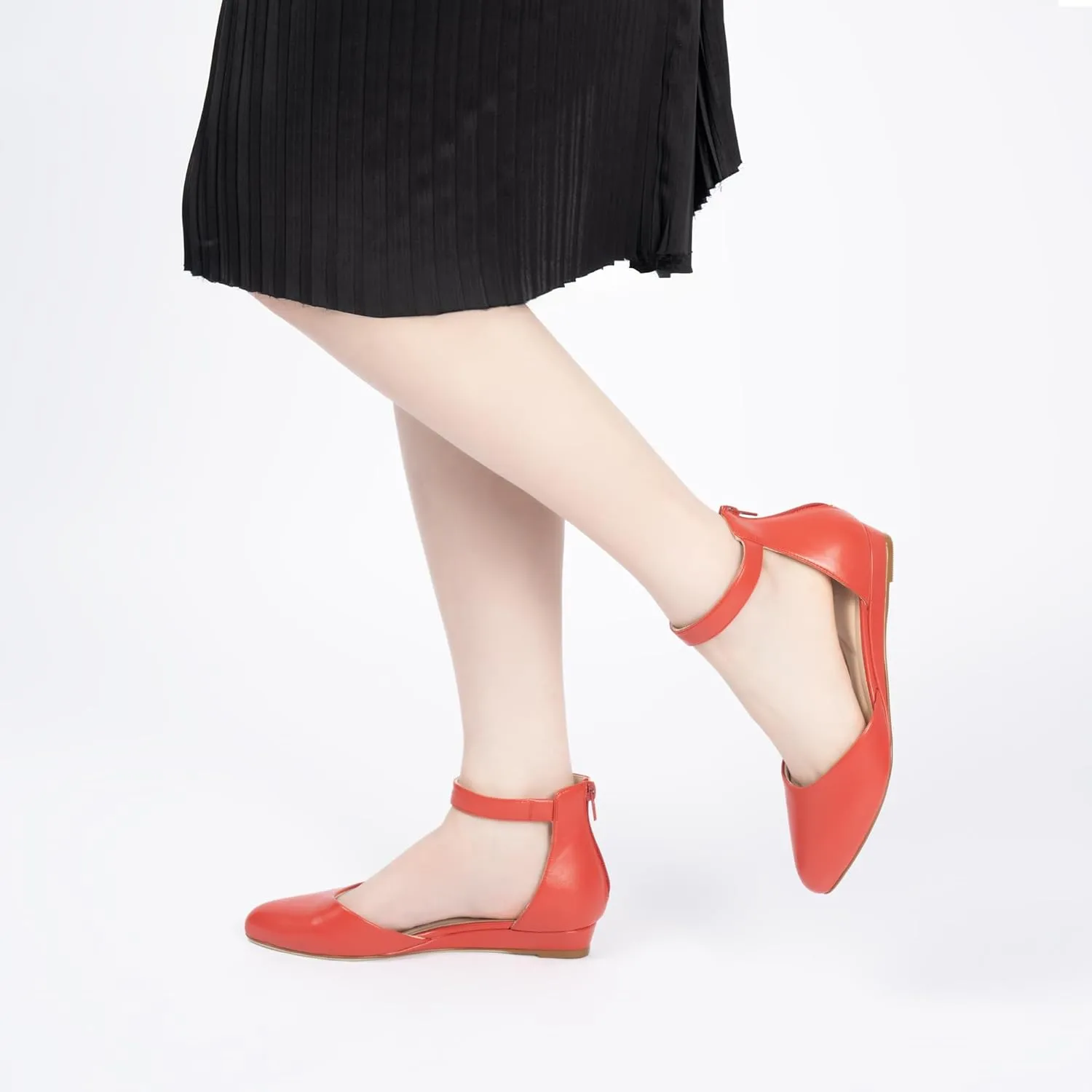 Women Flat Shoes with Ankle Strap, Low Wedge Heel Flats for Women, Comfortable Pointed Toe Dress Shoes for Work Business Wedding